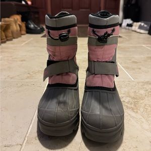TOTES girls size 2 boots. Has a liner. Velcro and adjustable straps work.